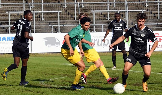 Auftaktspiel gegen den SV Straelen