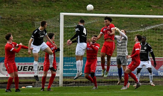 Starke Leistung der Schwarz-Weißen sorgt für 3:0-Sieg